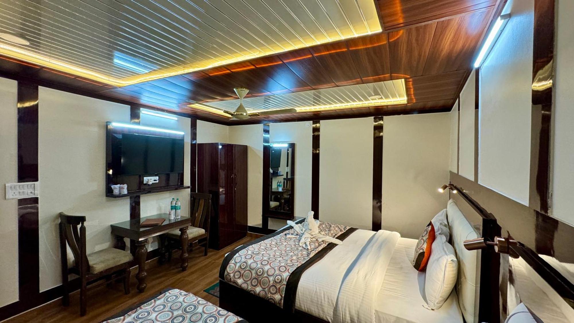 Golden Residency Hotell New Delhi Exteriör bild