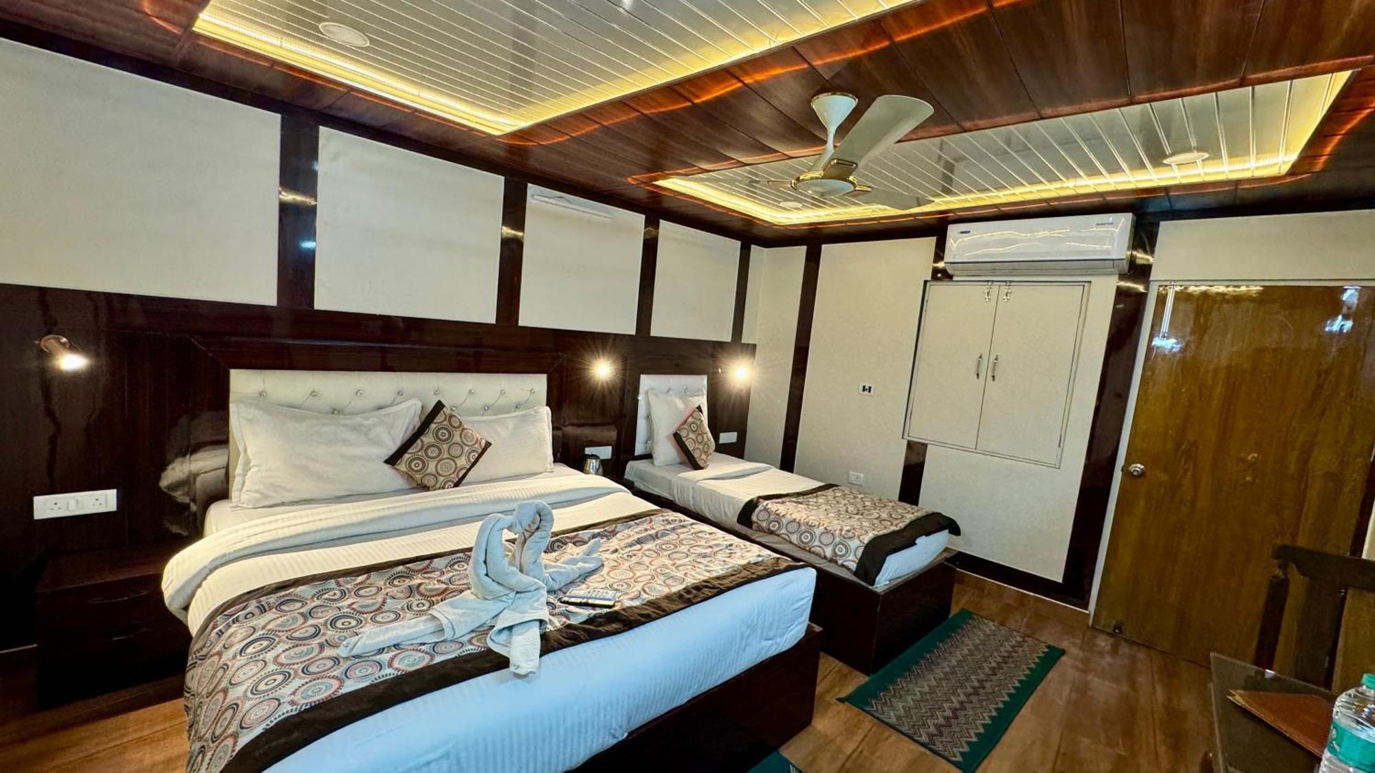 Golden Residency Hotell New Delhi Exteriör bild